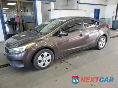 2017 KIA FORTE LX 3KPFK4A77HE122283 - główne zdjęcie licytacji z USA - miniatura