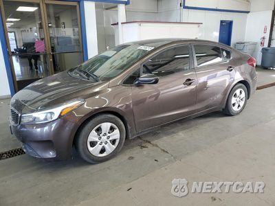 2017 KIA FORTE LX 3KPFK4A77HE122283 - główne zdjęcie licytacji z USA - miniatura
