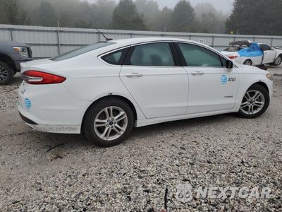 Trzecie zdjęcie samochodu z tyłu: 2018 FORD FUSION SE HYBRID VIN:3FA6P0LU8JR118731 - miniatura