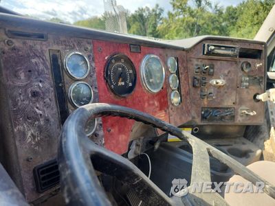 Zdjęcie 8 z 10 samochodu: 2000 INTERNATIONAL 5600I READY MIX TRUCK VIN:1HTXHAHT4YJ005335 - miniatura