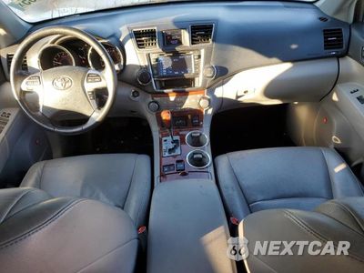 Zdjęcie 8 z 12 samochodu: 2013 TOYOTA HIGHLANDER LIMITED VIN:5TDDK3EH8DS221909 - miniatura