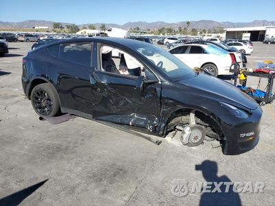 Czwarte zdjęcie samochodu z boku: 2024 TESLA Y VIN:7SAYGDEE9RF070754 - miniatura