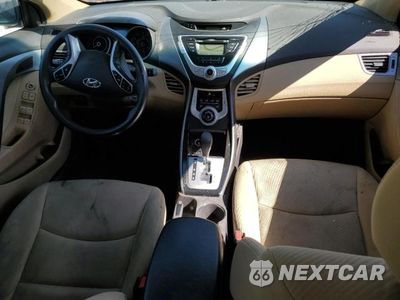 Zdjęcie 8 z 12 samochodu: 2012 HYUNDAI ELANTRA GLS VIN:KMHDH4AE6CU328088 - miniatura