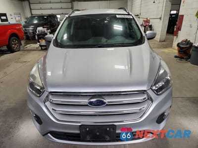 Piąte zdjęcie samochodu w środku: 2018 FORD ESCAPE SE VIN:1FMCU9GD9JUD59805 - miniatura