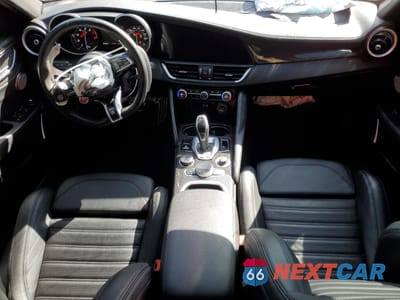 Zdjęcie 8 z 14 samochodu: 2022 ALFA ROMEO GIULIA QUADRIFOGLIO VIN:ZARFAMEV2N7662914 - miniatura