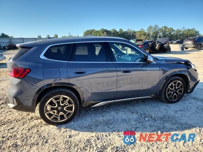 Trzecie zdjęcie samochodu z tyłu: 2024 BMW X1 XDRIVE28I VIN:WBX73EF03R5Y36608 - miniatura