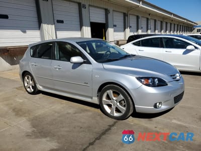 Czwarte zdjęcie samochodu z boku: 2004 MAZDA 3 HATCHBACK VIN:JM1BK143741189615 - miniatura