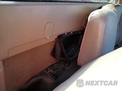 Zdjęcie 10 z 13 samochodu: 2003 CHEVROLET SILVERADO VIN:1GCEC14X53Z282629 - miniatura