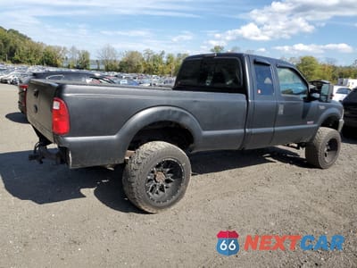 Trzecie zdjęcie samochodu z tyłu: 2001 FORD F250 SUPER DUTY VIN:1FTSX21P46EB76055 - miniatura