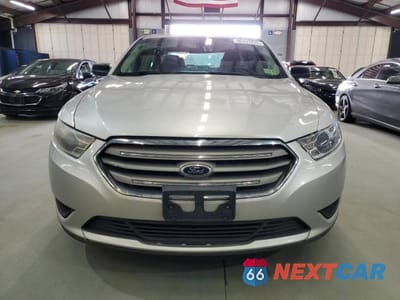 Piąte zdjęcie samochodu w środku: 2016 FORD TAURUS SE VIN:1FAHP2D82GG102742 - miniatura