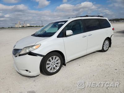 2014 TOYOTA SIENNA XLE 5TDYK3DC3ES464794 - główne zdjęcie licytacji z USA - miniatura