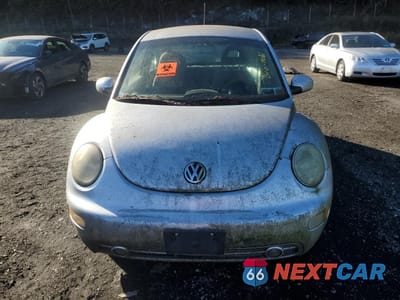Piąte zdjęcie samochodu w środku: 2001 VOLKSWAGEN NEW BEETLE GLS VIN:3VWCK21C41M428855 - miniatura