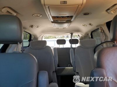 Zdjęcie 10 z 13 samochodu: 2010 VOLKSWAGEN ROUTAN SEL VIN:2V4RW5DX7AR199359 - miniatura