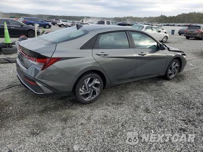 Trzecie zdjęcie samochodu z tyłu: 2025 HYUNDAI ELANTRA SEL SPORT VIN:KMHLM4DG4SU891806 - miniatura