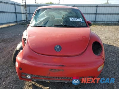 Piąte zdjęcie samochodu w środku: 2002 VOLKSWAGEN NEW BEETLE GLS VIN:3VWCB21C62M417910 - miniatura