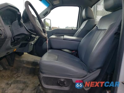 Zdjęcie 7 z 12 samochodu: 2015 FORD F450 SUPER DUTY VIN:1FDUF4GT6FED43457 - miniatura