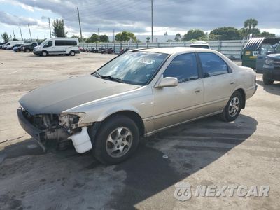 1999 TOYOTA CAMRY CE 4T1BG22K0XU418572 - główne zdjęcie licytacji z USA - miniatura