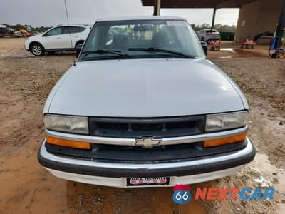 Piąte zdjęcie samochodu w środku: 2000 CHEVROLET S TRUCK S10 VIN:1GCCS19W3Y8228513 - miniatura