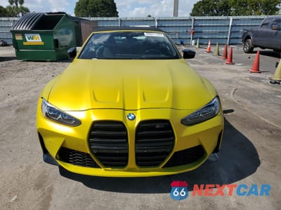 Piąte zdjęcie samochodu w środku: 2024 BMW M4 COMPETITION VIN:WBS33BA08RCR82377 - miniatura