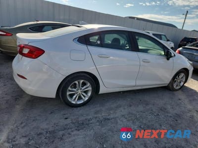Trzecie zdjęcie samochodu z tyłu: 2019 CHEVROLET CRUZE LT VIN:1G1BE5SM6K7146266 - miniatura