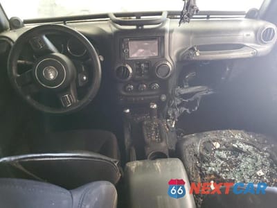 Zdjęcie 8 z 12 samochodu: 2013 JEEP WRANGLER UNLIMITED SPORT VIN:1C4BJWDG9DL623380 - miniatura