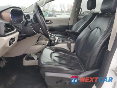 Zdjęcie 7 z 13 samochodu: 2019 CHRYSLER PACIFICA TOURING L VIN:2C4RC1BG5KR561639 - miniatura
