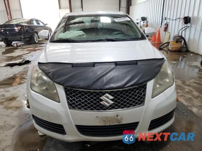 Piąte zdjęcie samochodu w środku: 2012 SUZUKI KIZASHI SE VIN:JS2RF9A3XC6100827 - miniatura