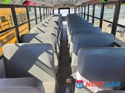 Zdjęcie 6 z 10 samochodu: 2012 FREIGHTLINER CHASSIS B2 - school bus VIN:4UZABRDU7CCBP5458 - miniatura