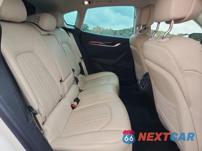 Zdjęcie 11 z 14 samochodu: 2017 MASERATI LEVANTE VIN:ZN661XUA7HX245530 - miniatura