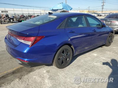 Trzecie zdjęcie samochodu z tyłu: 2022 HYUNDAI ELANTRA SEL VIN:KMHLM4AG2NU313535 - miniatura