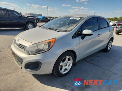 2012 KIA RIO EX KNADN5A33C6013199 - główne zdjęcie licytacji z USA - miniatura