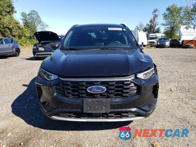Piąte zdjęcie samochodu w środku: 2023 FORD ESCAPE ST LINE VIN:1FMCU9MN0PUB27941 - miniatura