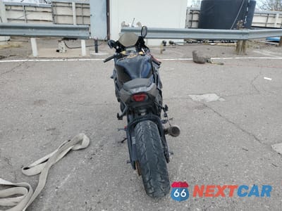 Czwarte zdjęcie samochodu z boku: 2019 SUZUKI GSX-R1000 VIN:JS1DM11F3K7100001 - miniatura