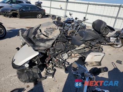 Trzecie zdjęcie samochodu z tyłu: 2021 CAN-AM SPYDER ROADSTER RT VIN:2BXNBDD43MV000274 - miniatura