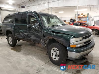 Czwarte zdjęcie samochodu z boku: 2001 CHEVROLET SUBURBAN K2500 VIN:3GNGK26U81G225205 - miniatura