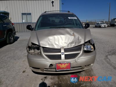 Piąte zdjęcie samochodu w środku: 2005 DODGE CARAVAN SXT VIN:1D4GP45R65B112244 - miniatura