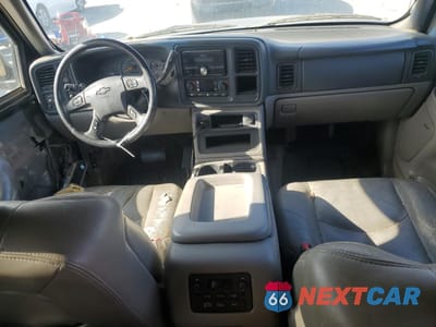 Zdjęcie 8 z 13 samochodu: 2004 CHEVROLET TAHOE K1500 VIN:1GNEK13T04R150193 - miniatura