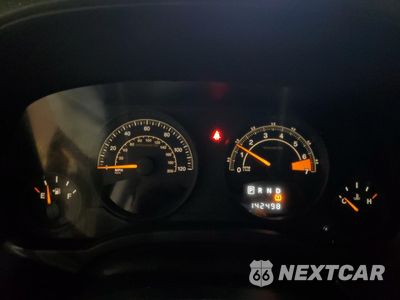 Zdjęcie 9 z 16 samochodu: 2014 JEEP PATRIOT SPORT VIN:1C4NJRBB5FD136180 - miniatura