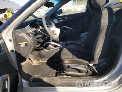 Zdjęcie 7 z 15 samochodu: 2013 HYUNDAI VELOSTER VIN:KMHTC6AD9DU086279 - miniatura