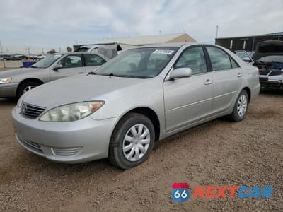 2005 TOYOTA CAMRY LE 4T1BE32K55U025983 - główne zdjęcie licytacji z USA - miniatura
