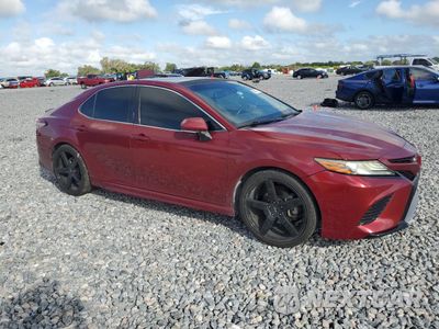 Czwarte zdjęcie samochodu z boku: 2018 TOYOTA CAMRY XSE VIN:4T1B61HK1JU565897 - miniatura