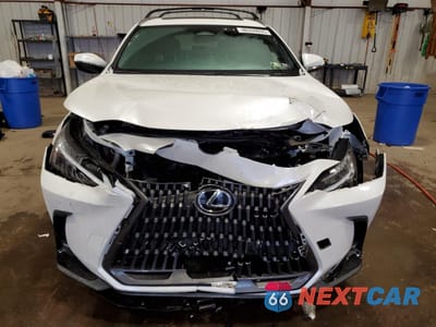 Piąte zdjęcie samochodu w środku: 2024 LEXUS NX 350H BASE VIN:JTJGKCEZ0R5017802 - miniatura