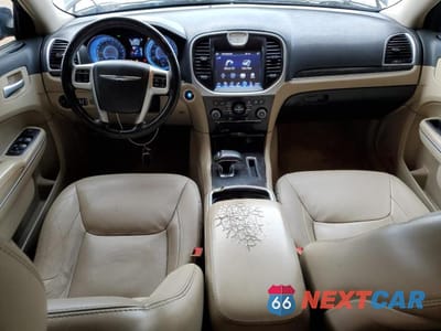 Zdjęcie 8 z 11 samochodu: 2013 CHRYSLER 300 VIN:2C3CCAAG2DH572795 - miniatura