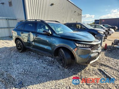 Czwarte zdjęcie samochodu z boku: 2022 KIA SORENTO S VIN:5XYRLDLC7NG122917 - miniatura