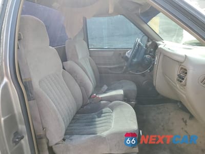 Zdjęcie 10 z 15 samochodu: 1998 CHEVROLET S TRUCK S10 VIN:1GCCS1446WK252696 - miniatura