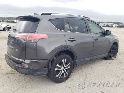 Trzecie zdjęcie samochodu z tyłu: 2016 TOYOTA RAV4 LE VIN:JTMZFREV4GJ076677 - miniatura