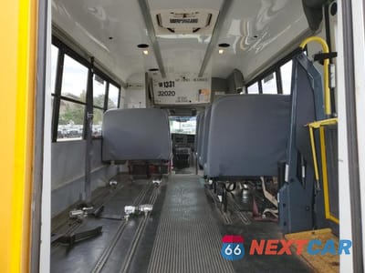 Zdjęcie 10 z 13 samochodu: 2013 CHEVROLET EXPRESS SCHOOL BUS VIN:1GB3G3BG7D1170610 - miniatura