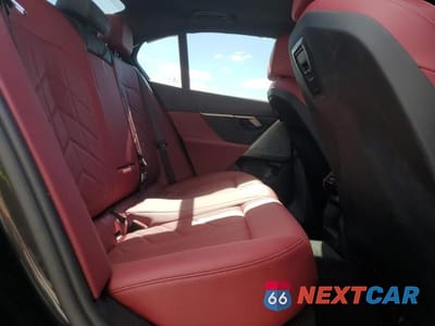 Zdjęcie 10 z 12 samochodu: 2025 BMW 530 XI VIN:WBA53FJ05SCU20298 - miniatura