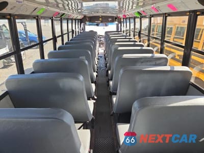 Piąte zdjęcie samochodu w środku: 2012 FREIGHTLINER CHASSIS B2 - school bus VIN:4UZABRDU7CCBP5458 - miniatura