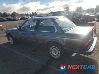 Drugie zdjęcie samochodu z przodu: 1986 BMW 325 E VIN:WBAAB5403G9675625 - miniatura